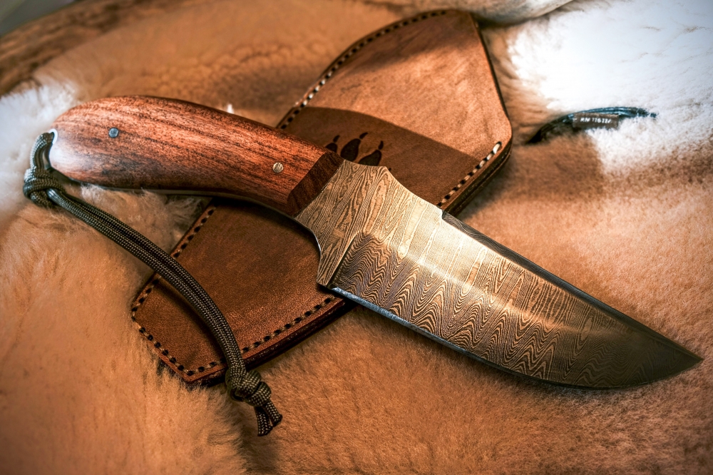 Handmade 200 Layer Damascus field knife