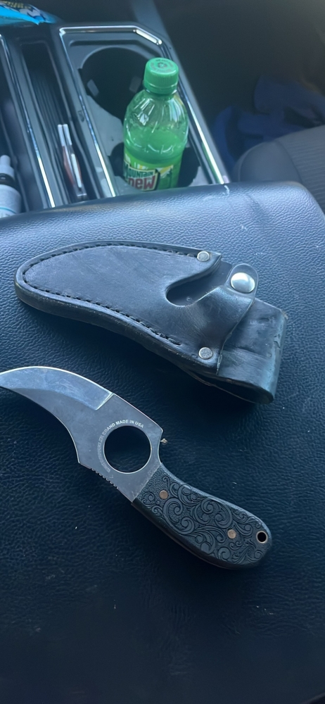 White knuckler knife selling to free up money 