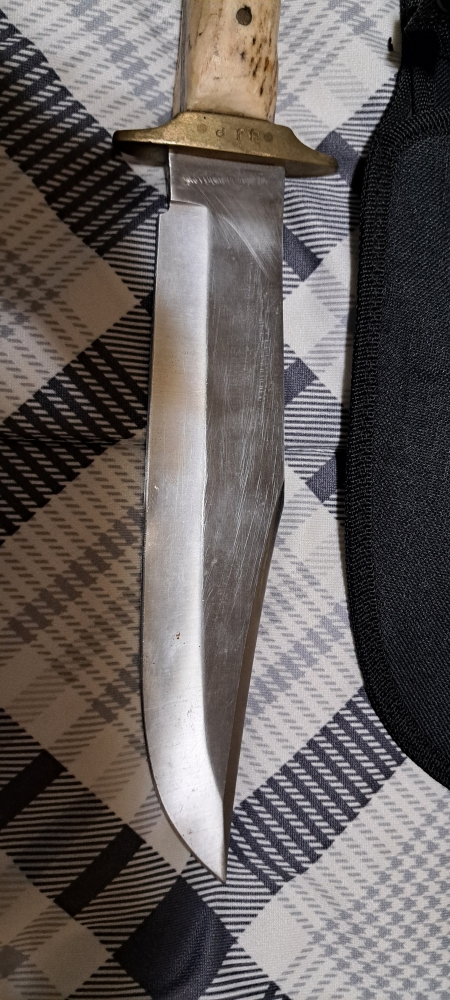 Bowie knife