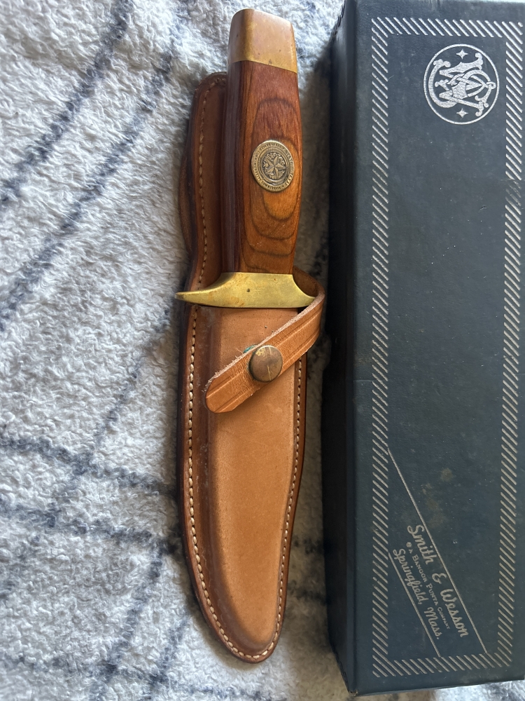 S&W TEXAS RANGERS COMMEMORATIVE KNIFE