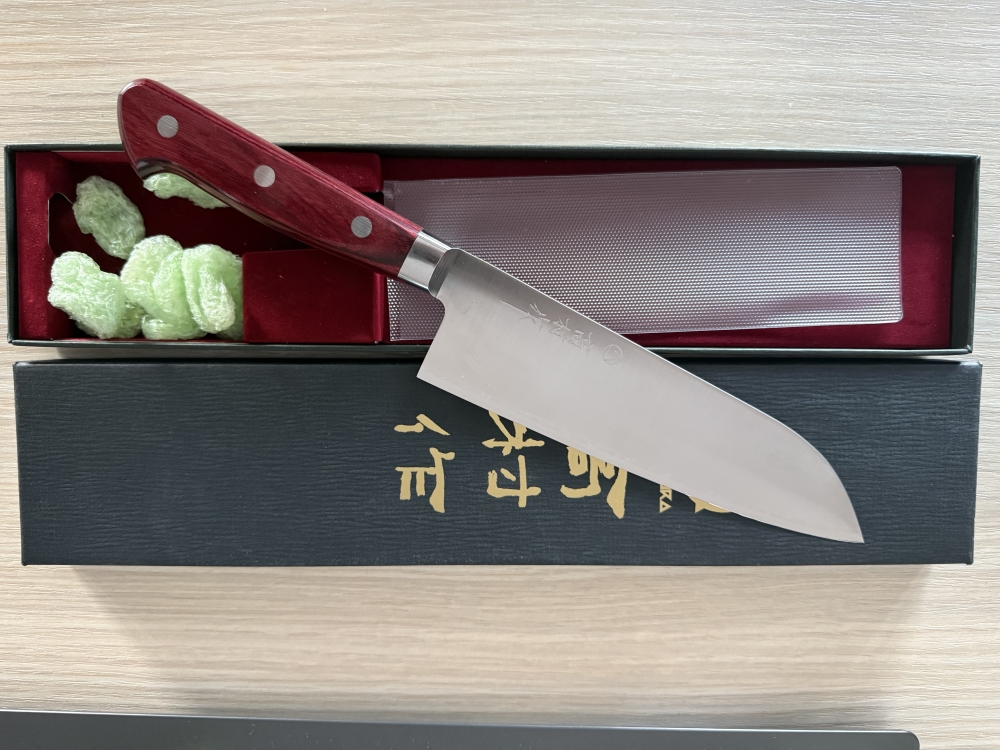 Takamura Migaki R2 Santoku