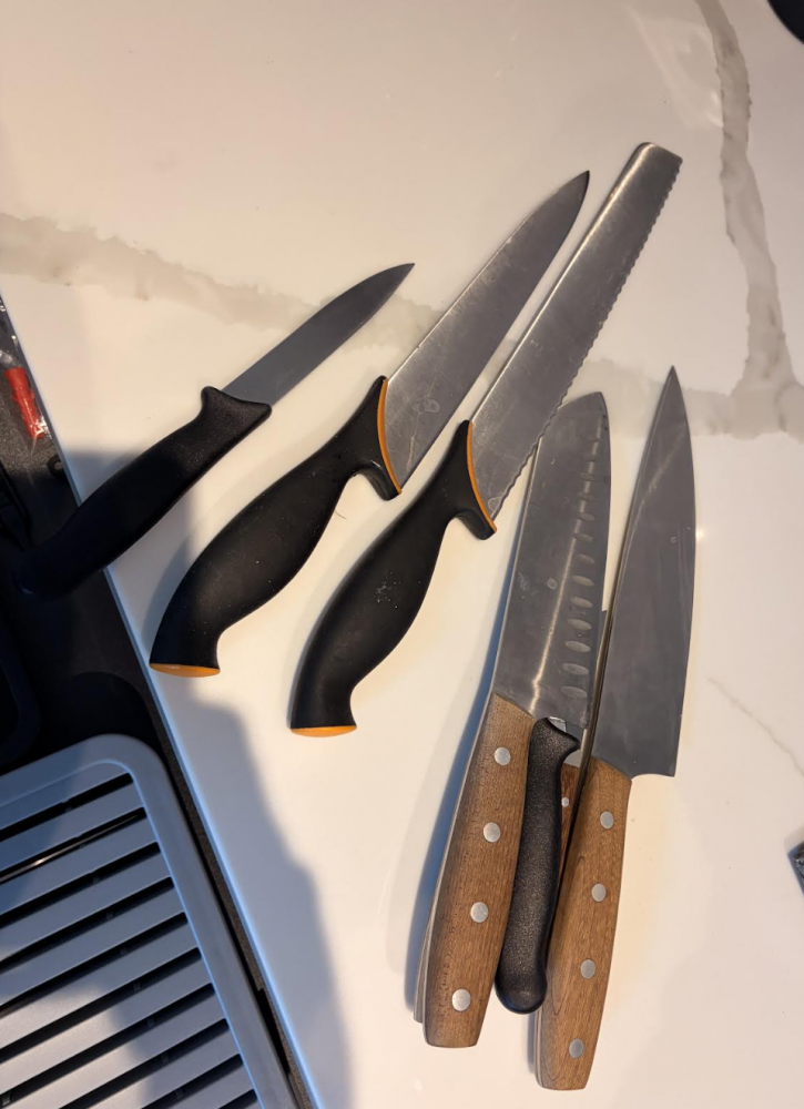 Mixed Kitchen Knife Set - 5 pieces (chef bread, utility, paring) - excellent condition