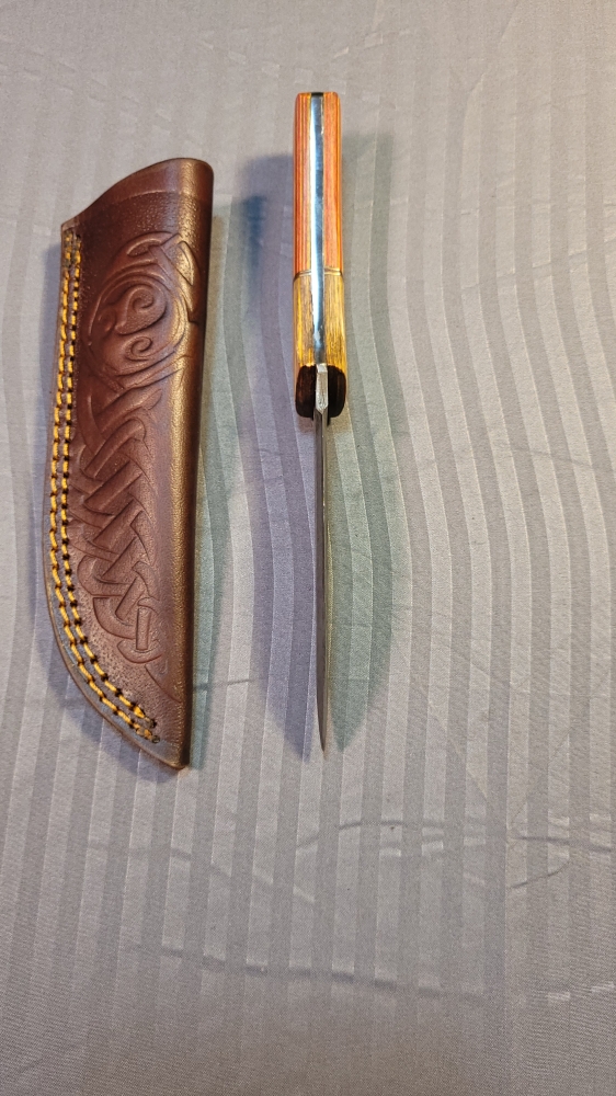 Damascus Steel Fixed Blade W/Sheath 