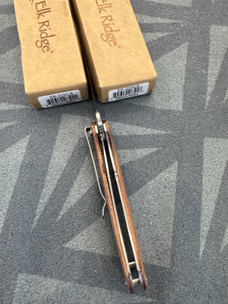 ELK RIDGE - SPRING ASSISTED KNIFE - ER-2030LB  BNIB