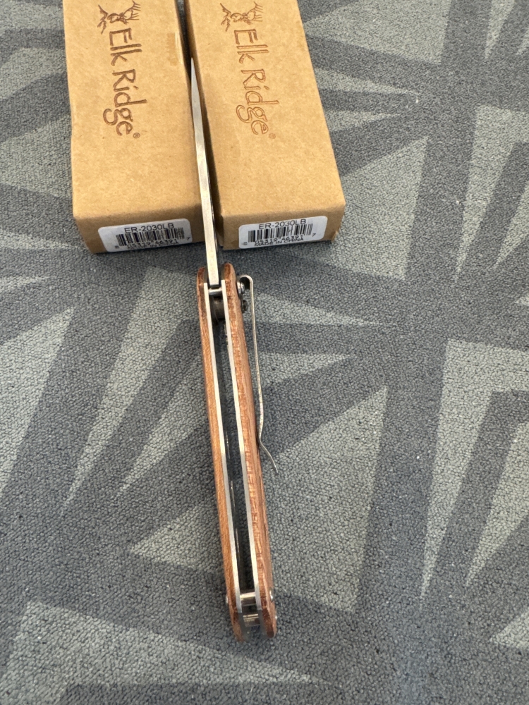 ELK RIDGE - SPRING ASSISTED KNIFE - ER-2030LB  BNIB