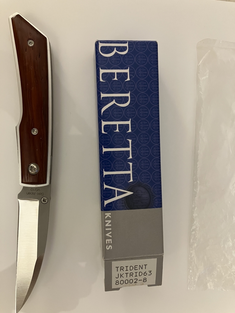 Unused discontinued Beretta Trident folding knife with African Padauk wood onlay handles - JKTRID63