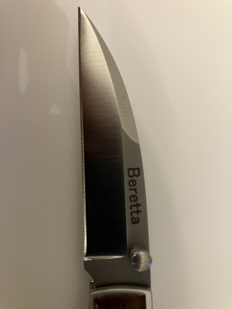 Unused discontinued Beretta Trident folding knife with African Padauk wood onlay handles - JKTRID63