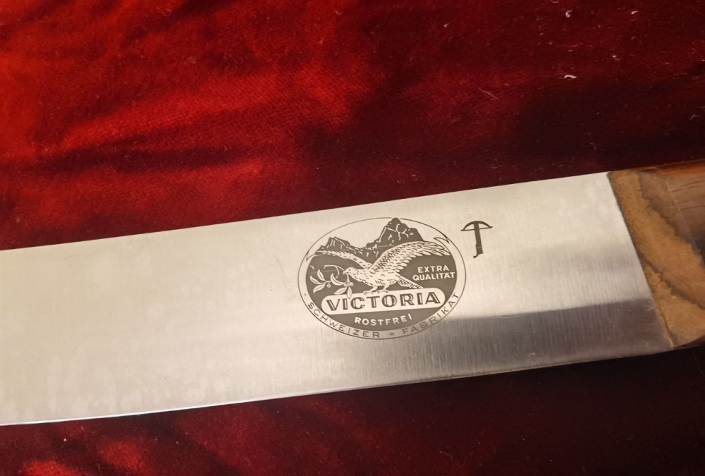  Brandnew and rare, Victorinox Professional Butcher- and benchknife Nº 101, wood handle, 30cm