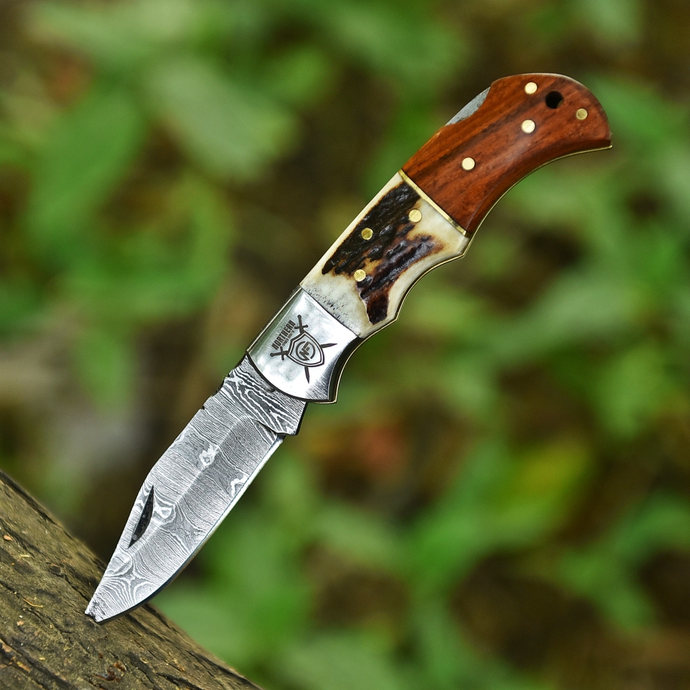 Premium Damascus Folding Knife – Handcrafted with Leather Sheath & Sharpener