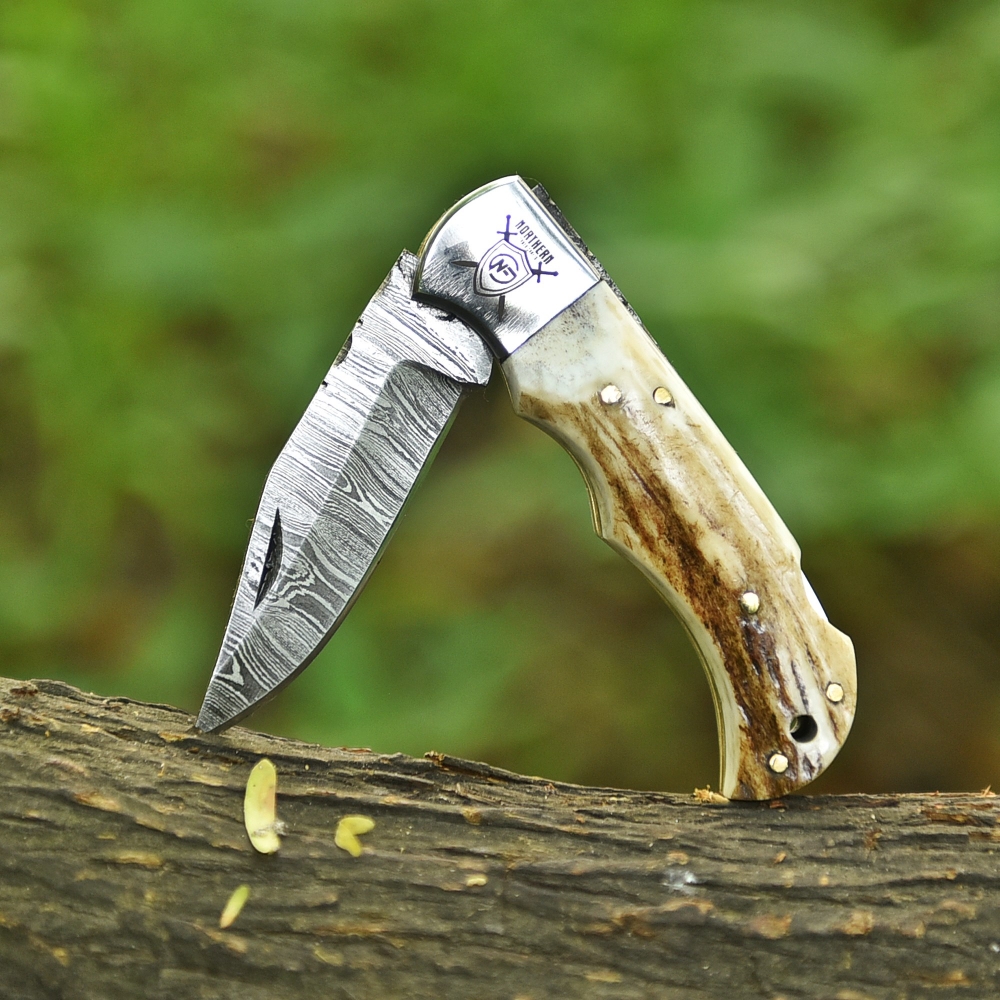 Premium Damascus Folding Knife – Handmade Blade with Leather Sheath & Sharpener