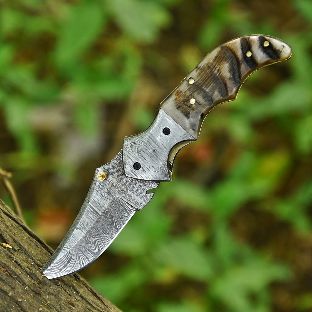 Premium Damascus Folding Knife – Handcrafted Blade with Leather Sheath & Sharpening Tool