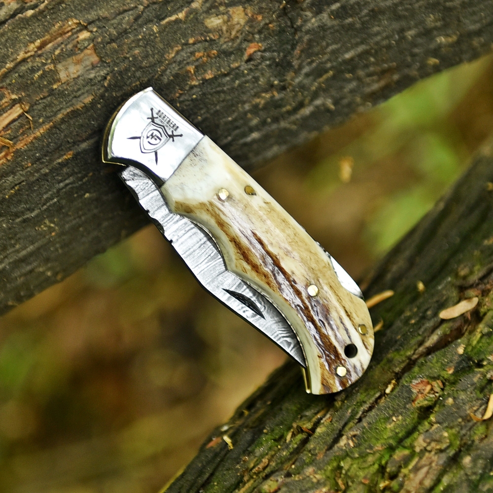 Premium Damascus Folding Knife – Handmade Blade with Leather Sheath & Sharpener