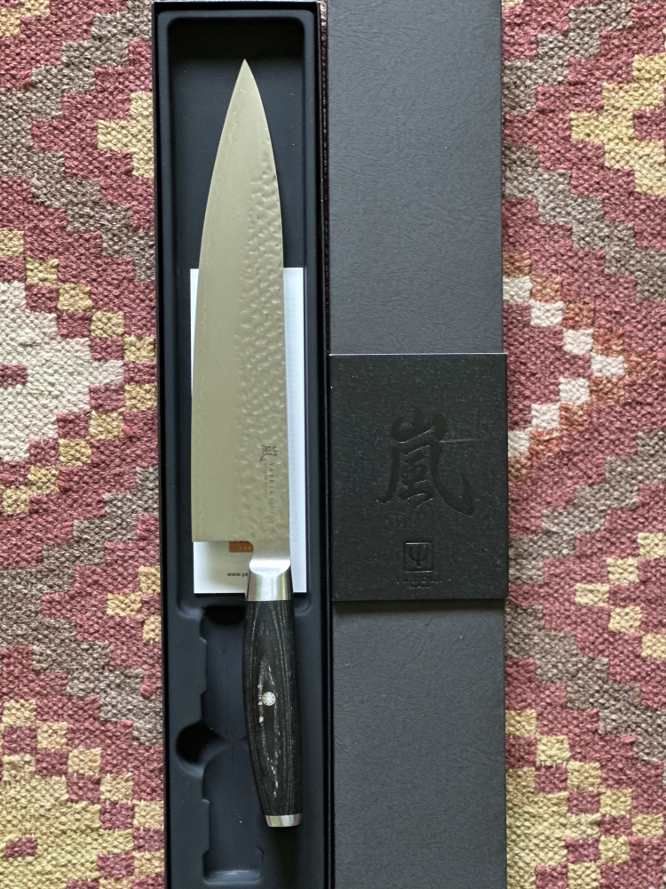 Yaxell Ketu Japanese Damascus Chefs Knife 240mm / 9.5″ SG2 Beech Pakkawood BNIB