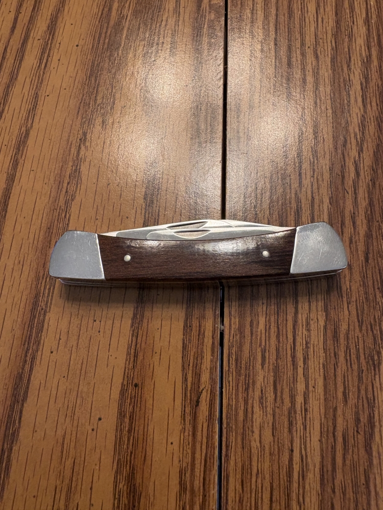 Buck Mustang 701, limited production Aurum Etch Series with original box and COA. Serial #0768