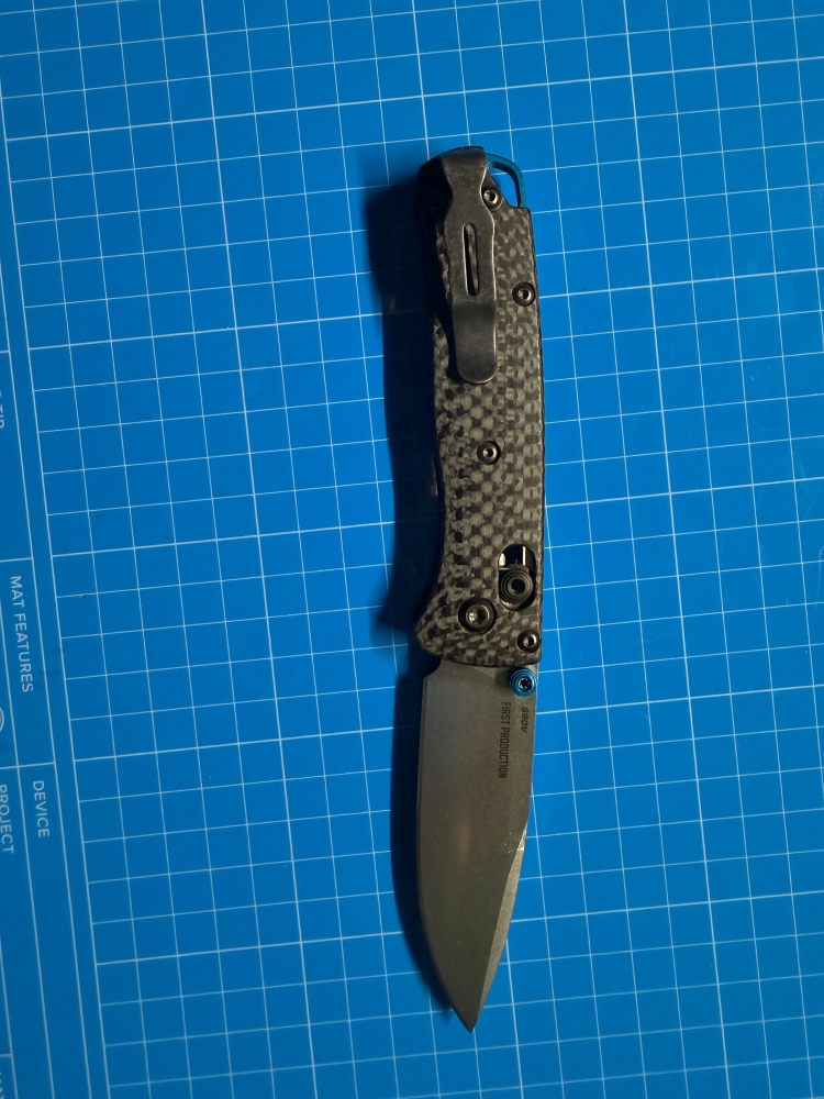 Benchmade Mini Bugout S90V carbon fiber