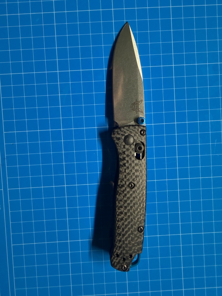 Benchmade Mini Bugout S90V carbon fiber
