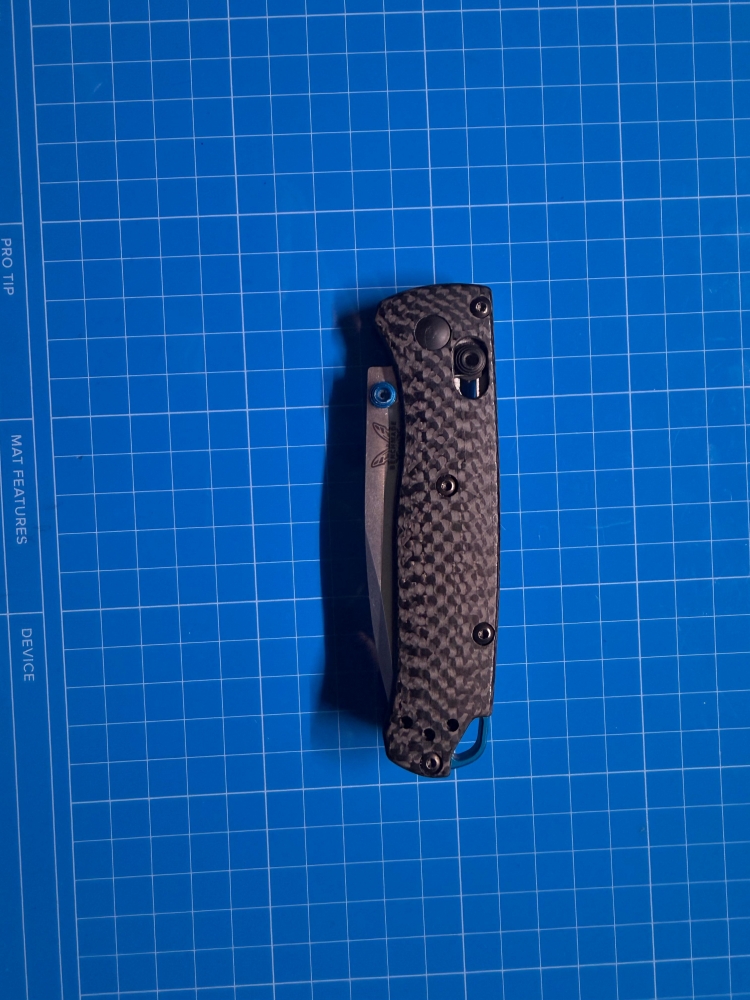 Benchmade Mini Bugout S90V carbon fiber