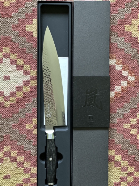 Yaxell Ketu Japanese Damascus Chefs Knife 240mm / 9.5″ SG2 Beech Pakkawood BNIB