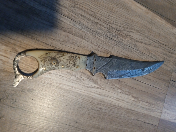 11 inch Damascus eagle knife