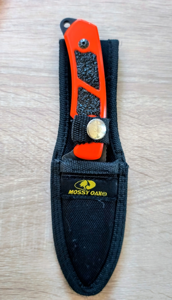 Mossy Oak Blaze gut hook knife