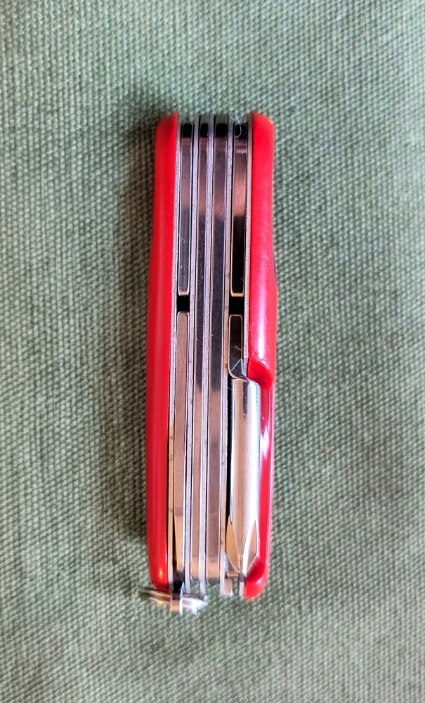 Victorinox swiss army evogrip 18