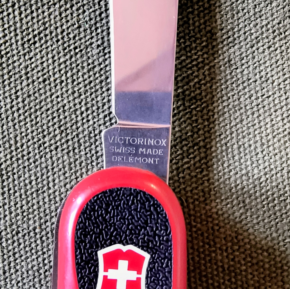 Victorinox swiss army evogrip 18