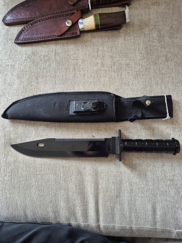 Survival knife with Survival kit and compass 