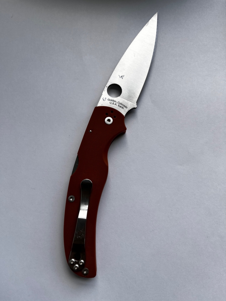 Spyderco Native Chief Sprint Run (C244GPBORE) with REX 45 blade steel and a \"Burnt Orange\" Handle Color in Excellent Condition