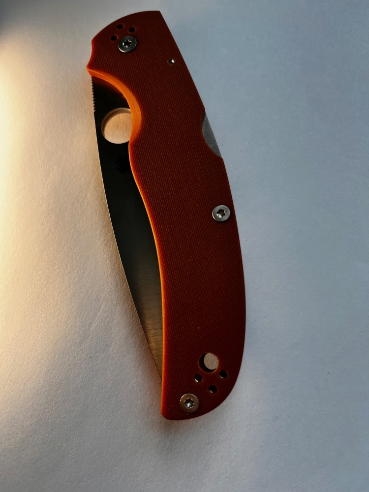 Spyderco Native Chief Sprint Run (C244GPBORE) with REX 45 blade steel and a \"Burnt Orange\" Handle Color in Excellent Condition