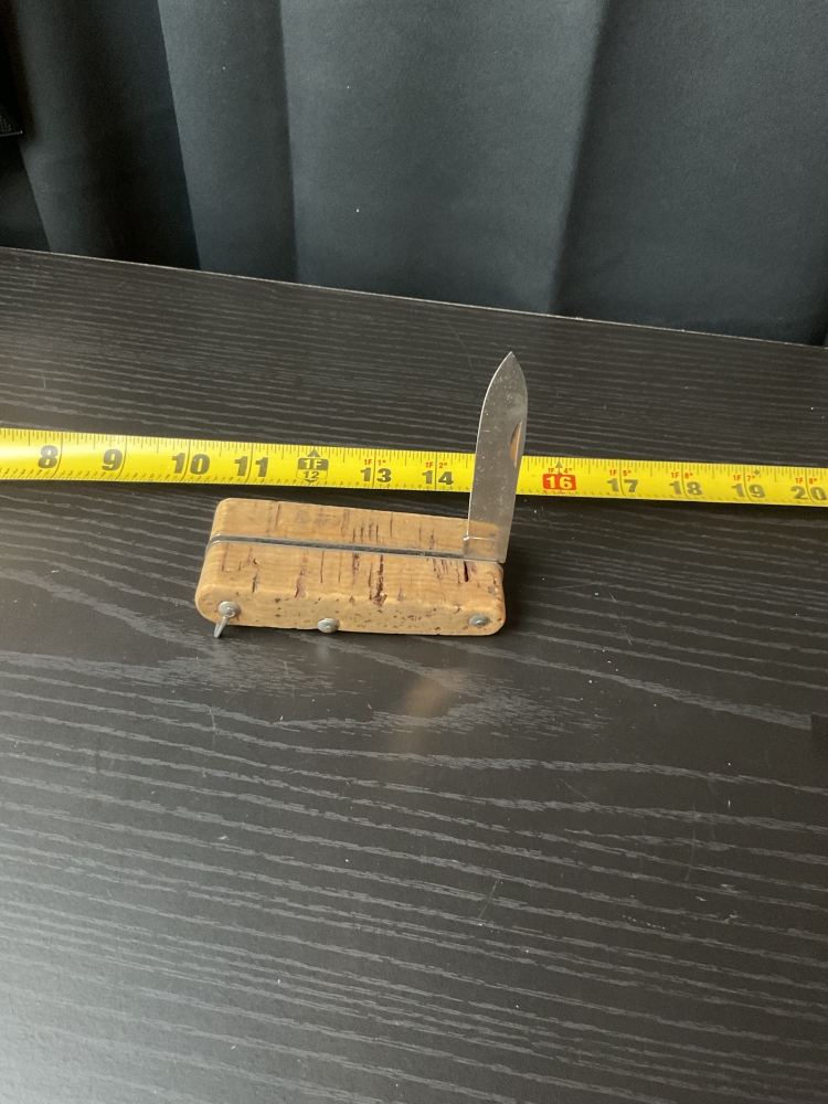 Vintage Italian ‘unsinkable’ fishing knife