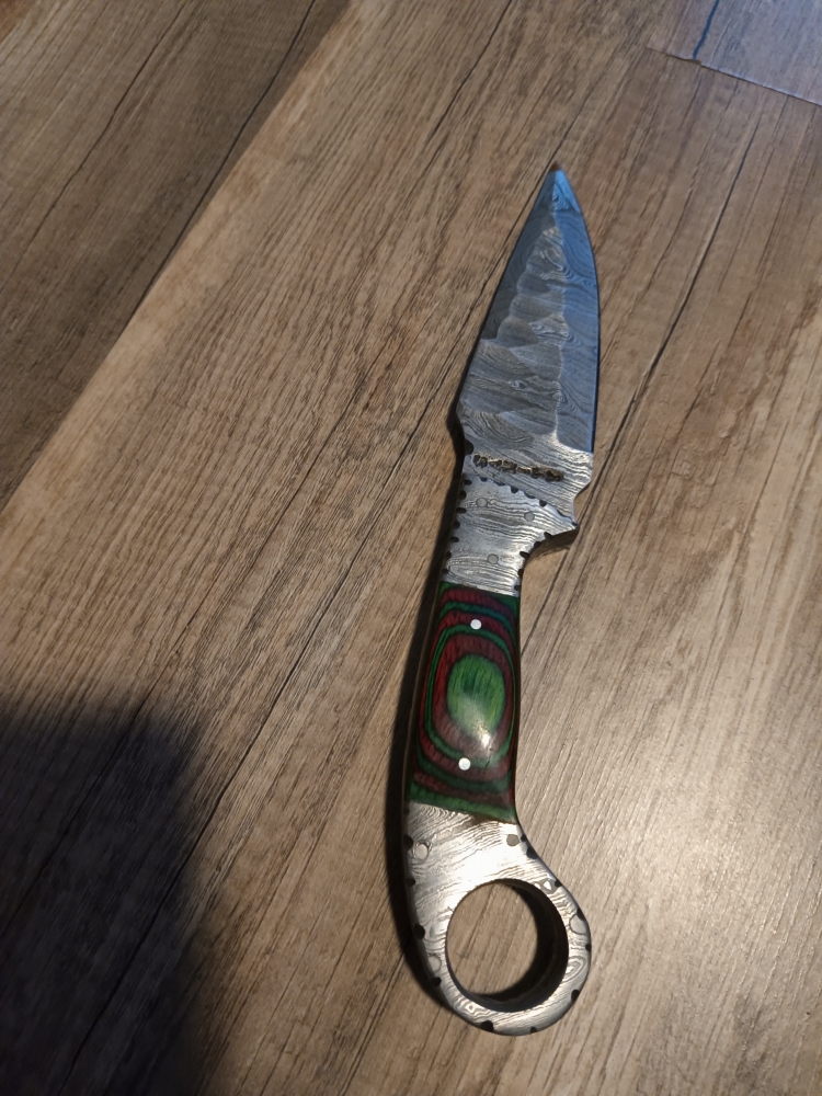 9\" Damascus blade knife