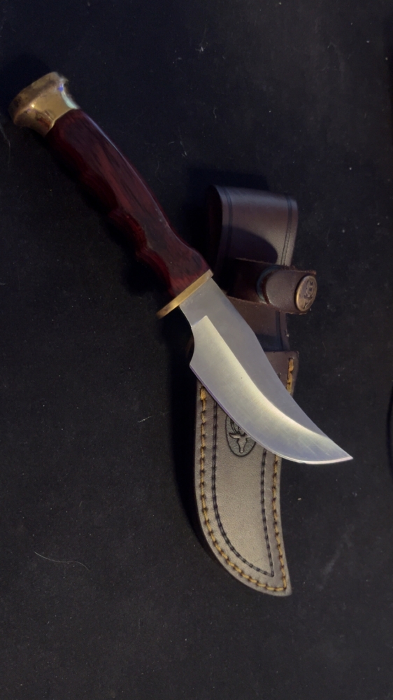 DP-10M - Coral Handle Skinning Knife by MUELA