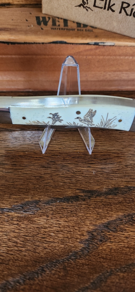 Elk Ridge  Duck engraved white bone trapper
