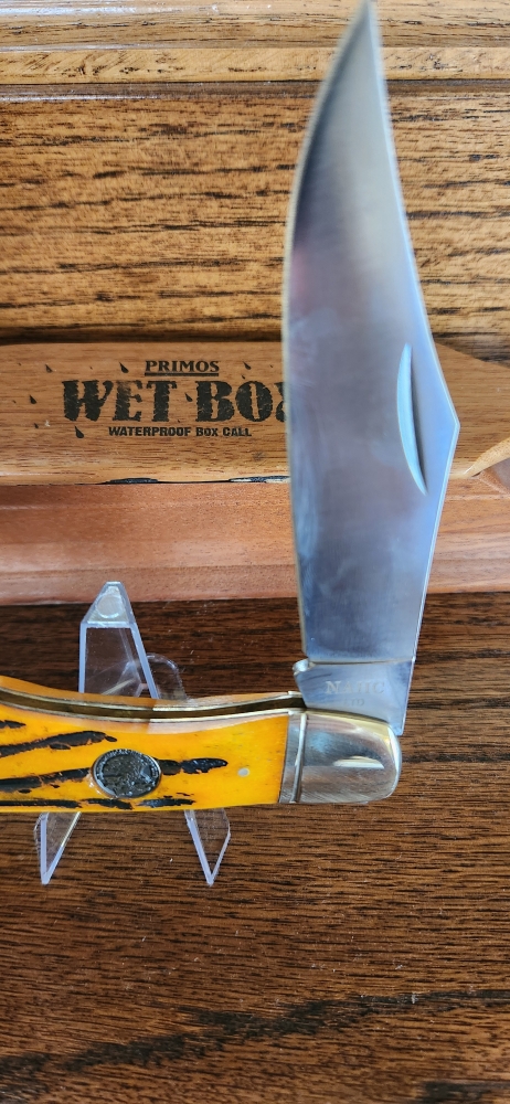 North American Hunting Club folding hunter #1730