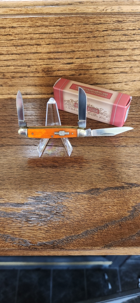 Rough Rider small orange bone stockman 