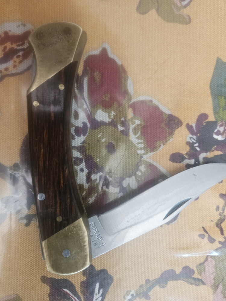 Schrade LB7 \"Bearpaw\" Knives with Consecutive Serial Numbers and Factory Cases
