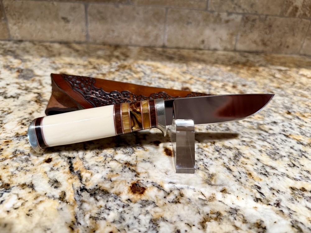 Randy Lee faux ivory hunter