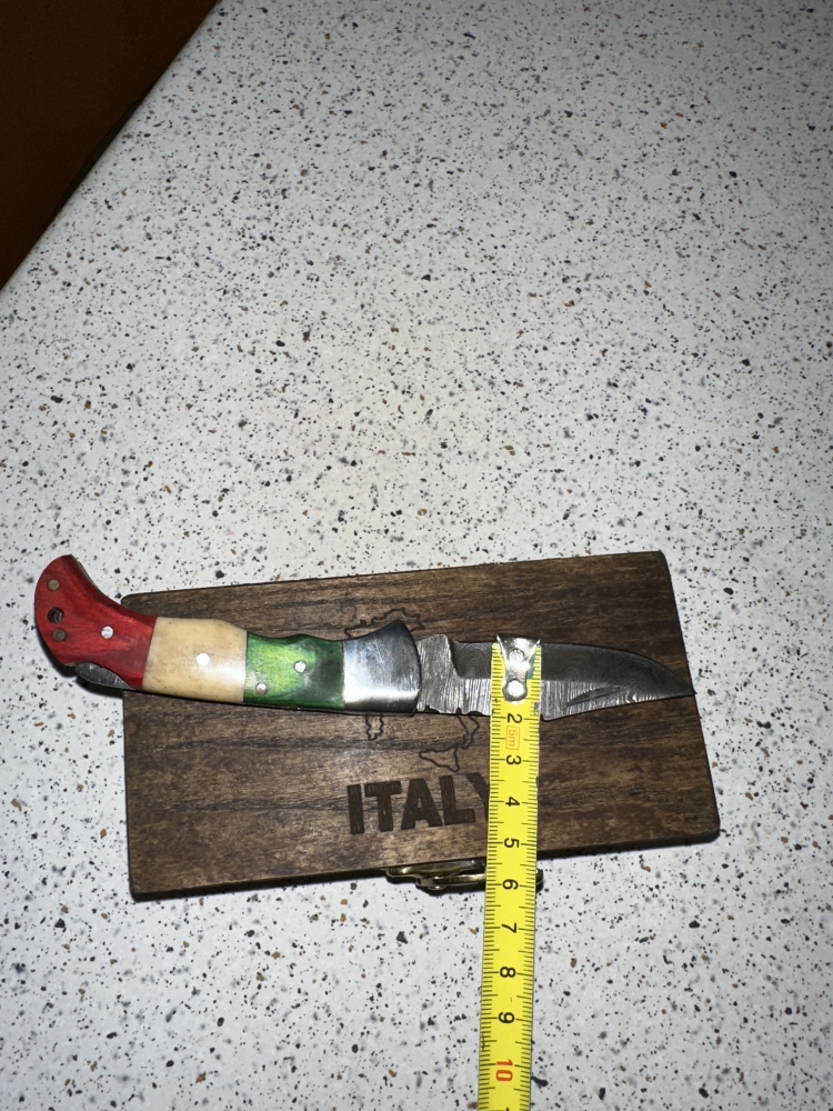 Coltello da Tasca in Acciaio Damasco Fatto a Mano - Manico Tracolore (Italia)