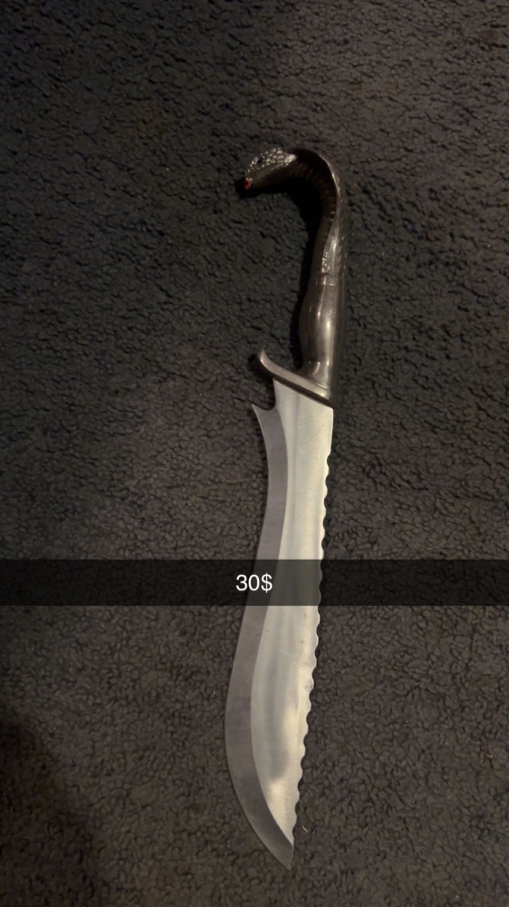 Multiple knives for sale price on picture.