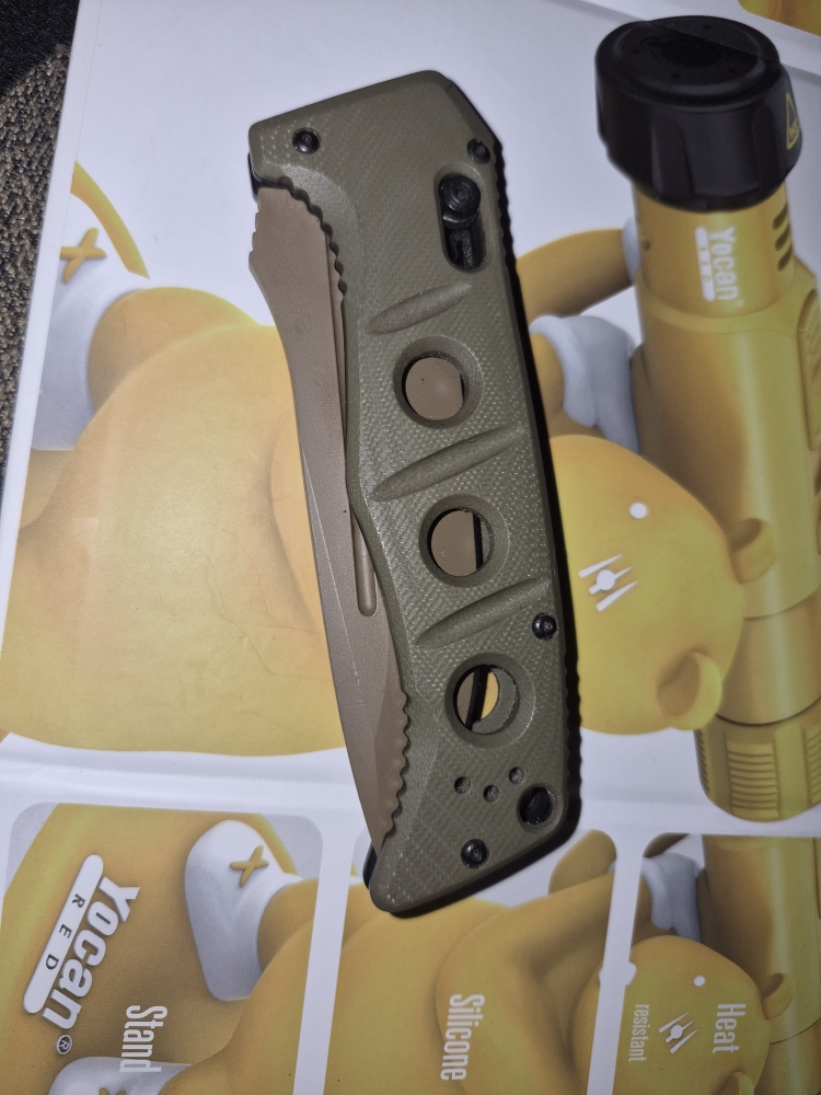 Benchmade Adamas tactical folding knife 