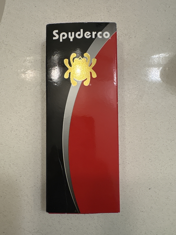 Selling a Spyderco Para 3 Lightweight featuring Spyderco's proprietary SPY27 cobalt-enriched stainless steel.
