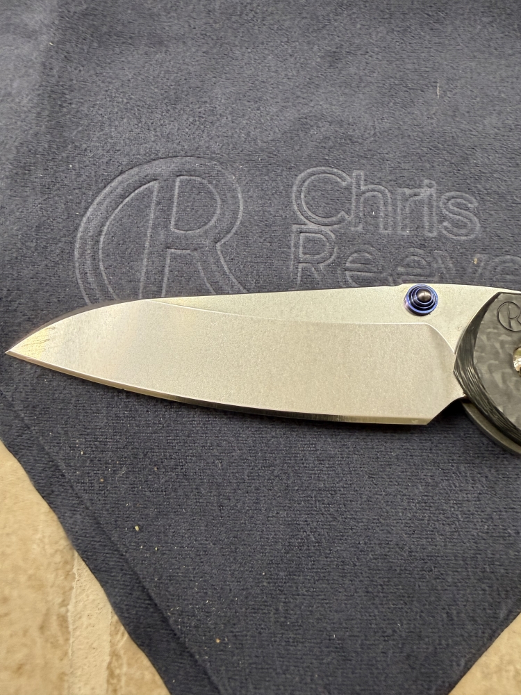 Knife Art Exclusive Large Inkosi Black Carbon Fiber