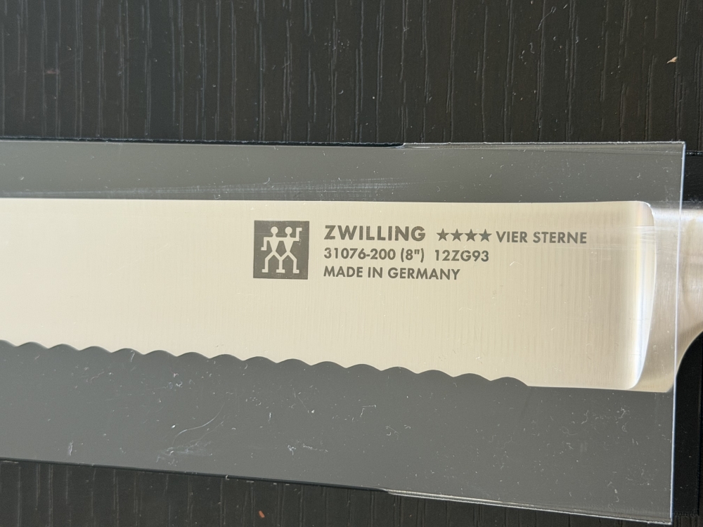 Zwilling Vier Sterne 8” Bread Knife – Made in Germany – NEW 100%