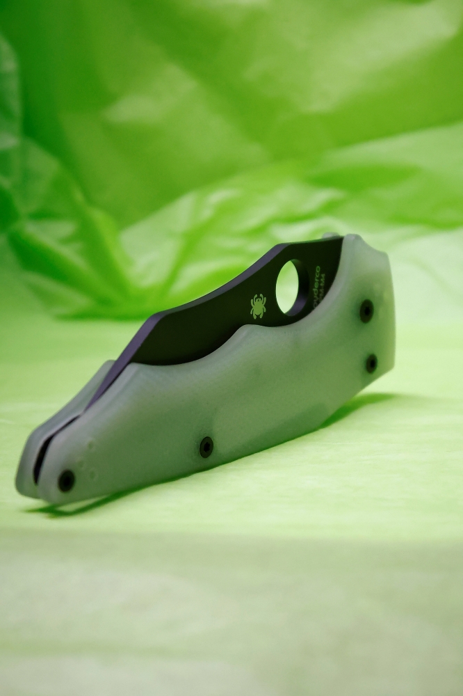 Spyderco Yojumbo with CPM-M4 steel and Natural G-10 handles