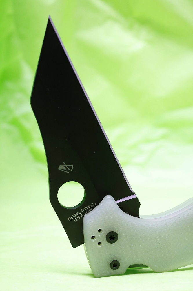 Spyderco Yojumbo with CPM-M4 steel and Natural G-10 handles