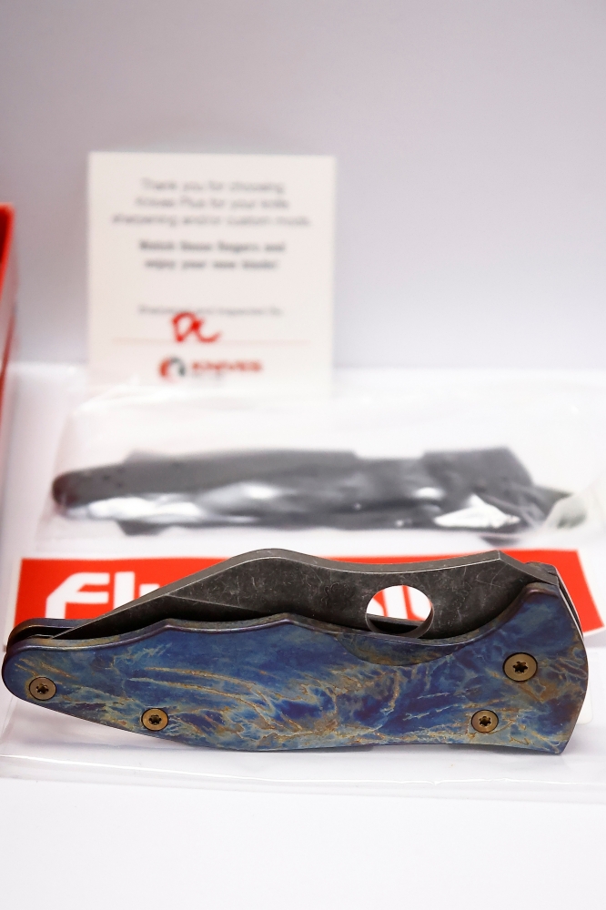 Spyderco Yojimbo 2 customized by Knives Plus with CPM-S30V steel
