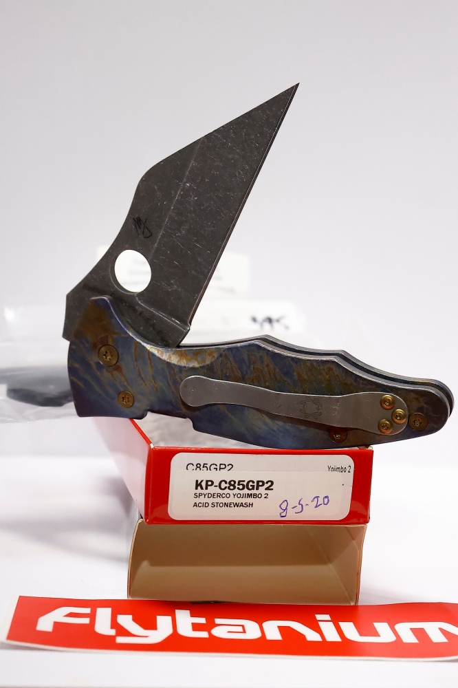 Spyderco Yojimbo 2 customized by Knives Plus with CPM-S30V steel