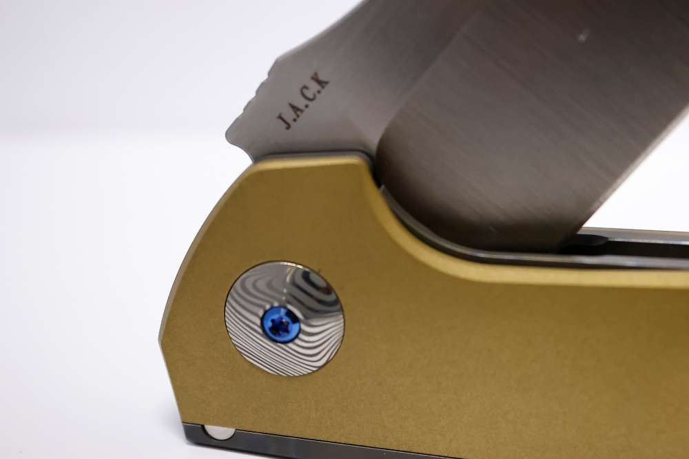 Reate J.A.C.K. folder with Integral flamed titanium handle