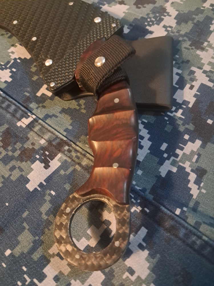 CUSTOM TITANIUM AND CARBONFIBER KARABIT