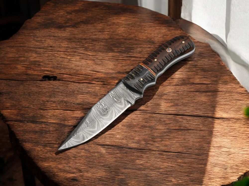 Hand Forged Damascus Pocket Knife: Olive Wood Handle, Leather Sheath